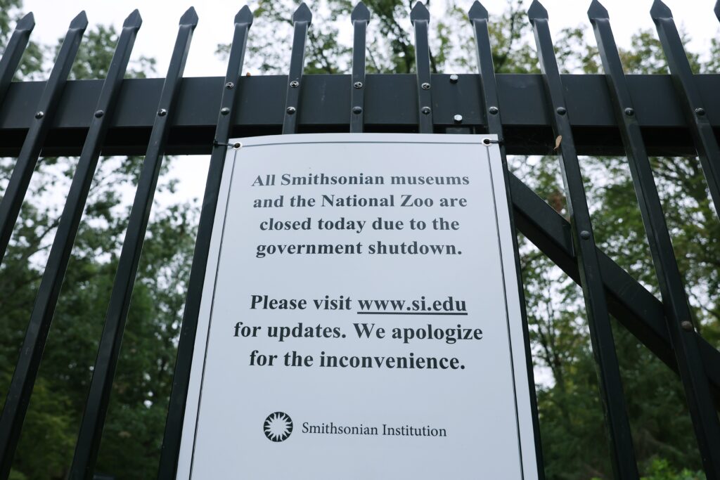 With funding for courts in question, Congress stuck in shutdown gridlock for day 16