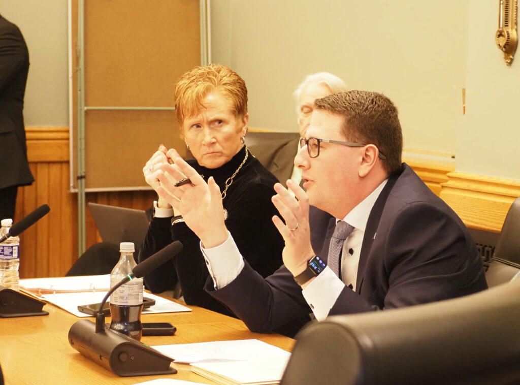 Iowa lawmaker urges universities to heed U.S. Secretary of Education call to action 1 Iowa lawmaker urges universities to heed U.S. Secretary of Education call to action 1