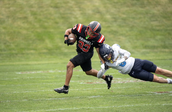 Football wins home opener for first time since 2011 1 Football wins home opener for first time since 2011 1