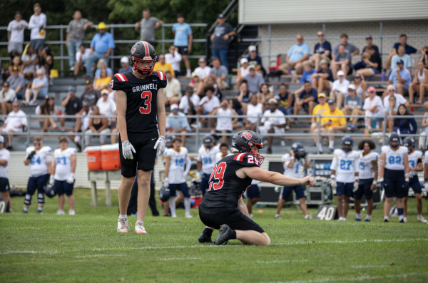 Football wins home opener for first time since 2011 2 Football wins home opener for first time since 2011 2