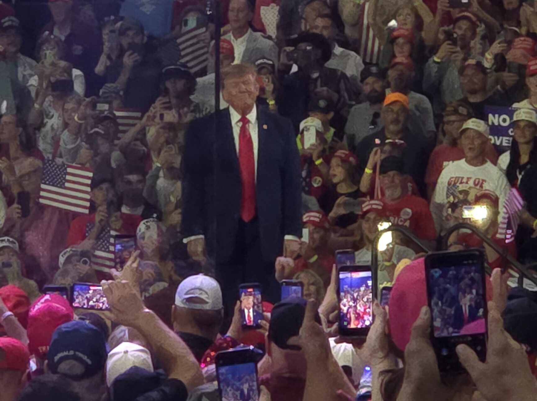 TRUMP CAMPAIGNS FOR IOWA REPUBLICANS IN SIOUX CITY RALLY 1 TRUMP CAMPAIGNS FOR IOWA REPUBLICANS IN SIOUX CITY RALLY 1